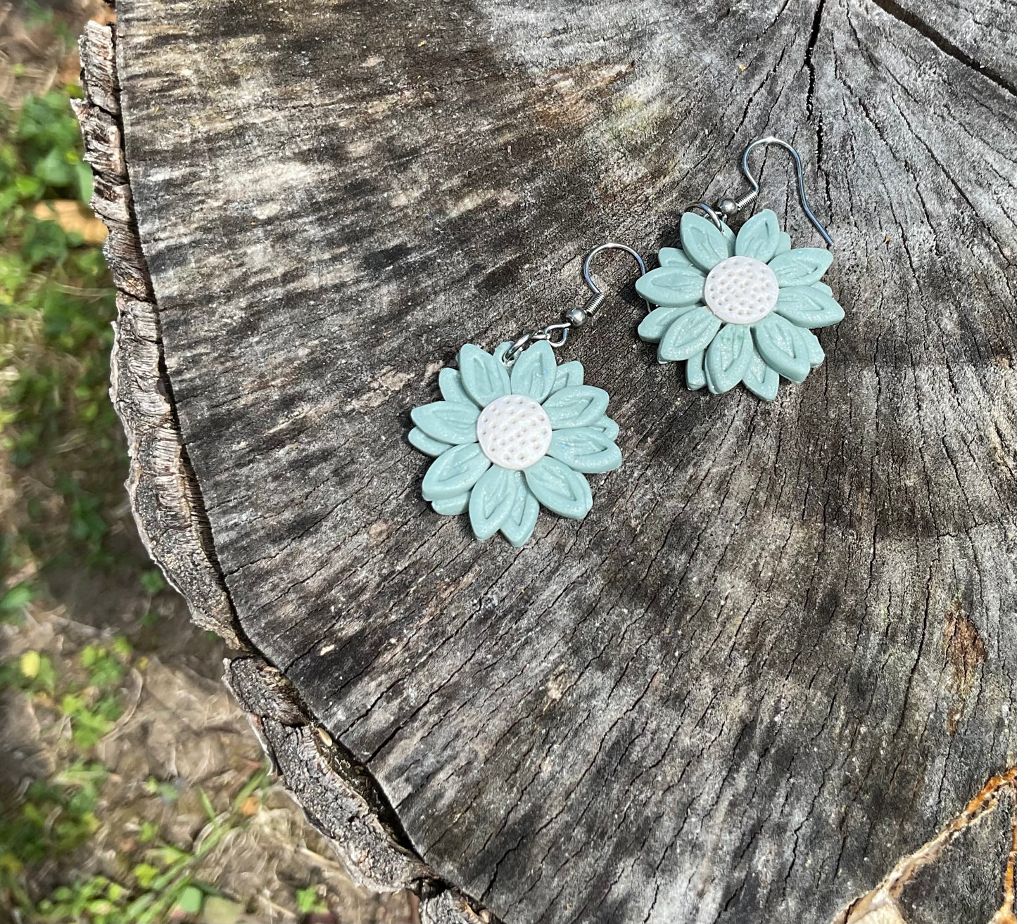 Seafoam Daisies