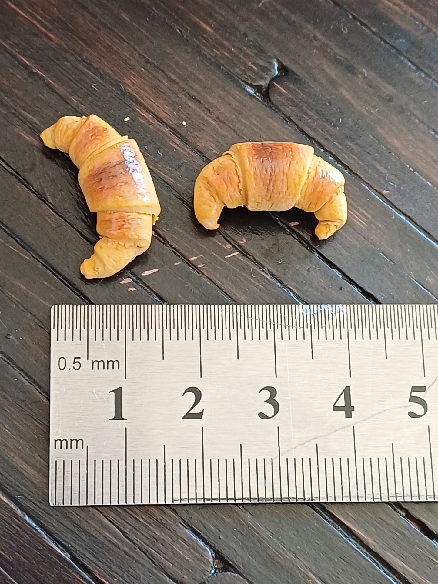 1:6 Croissants